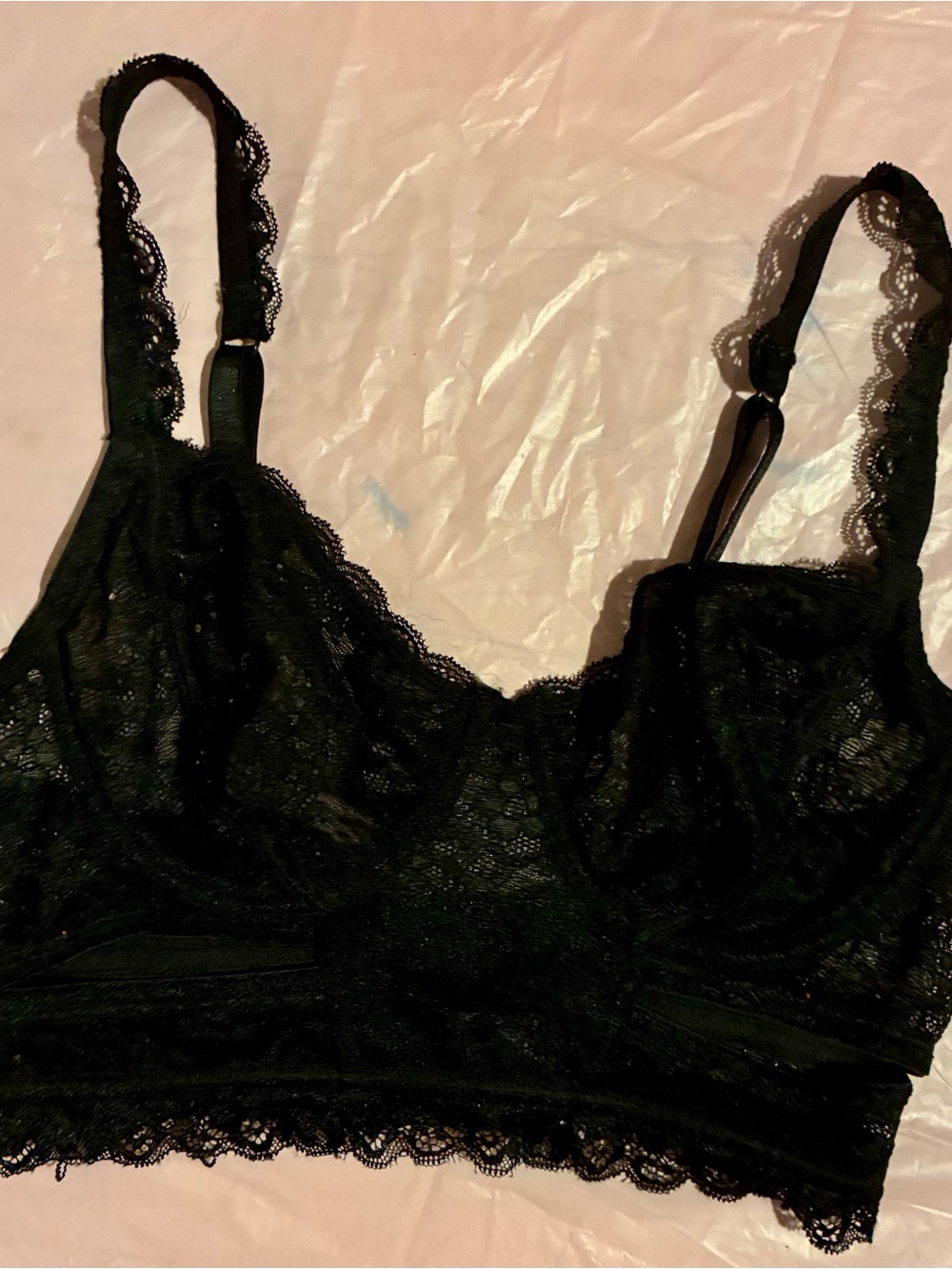 smart & sexy Black Lace Bralette with Scalloped Trim